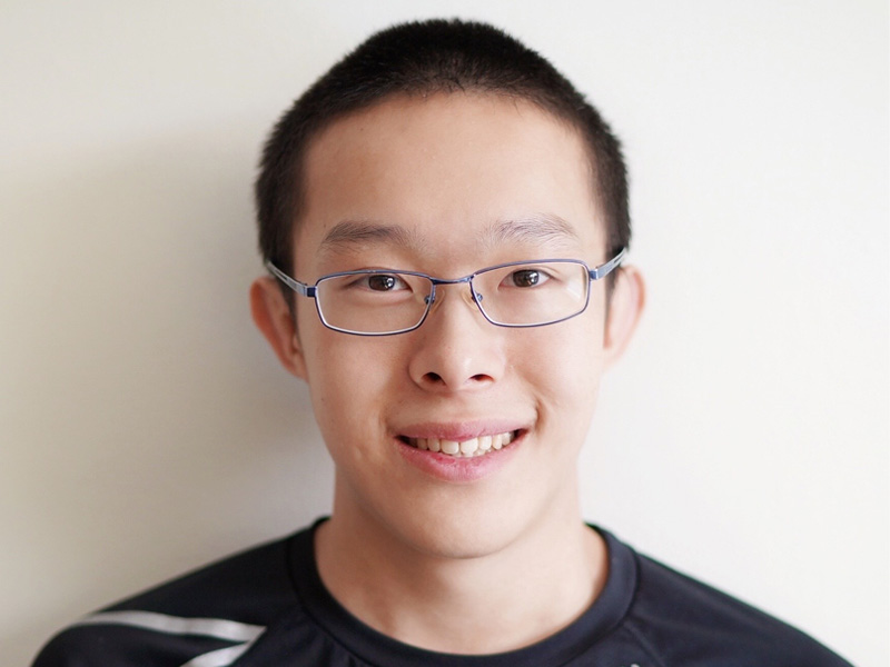 dingkun hu smiling